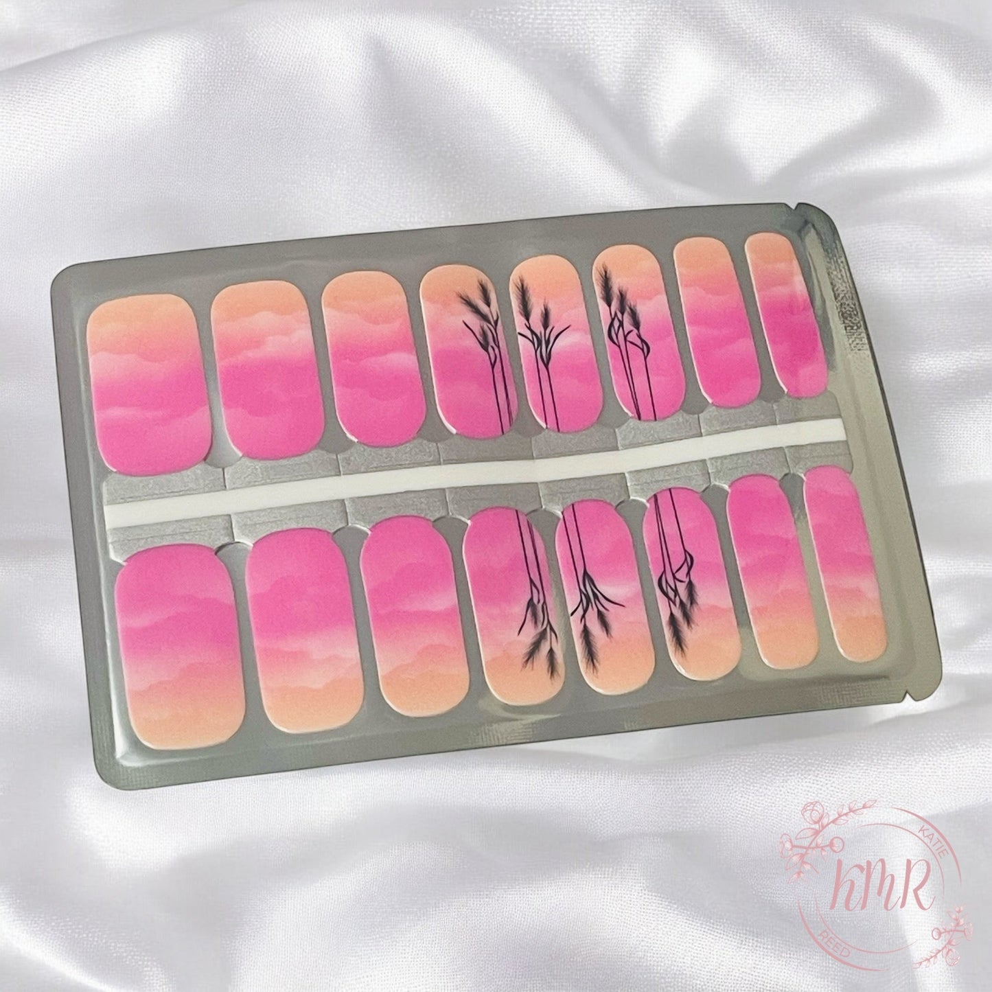 Beatrice Nail Wrap