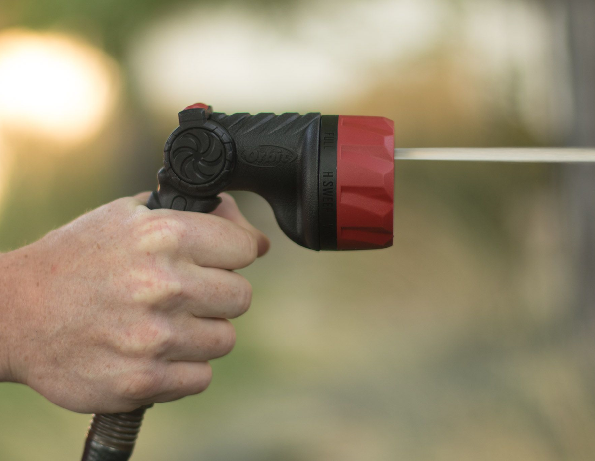 Pro Series 8-Pattern Thumb Control Nozzle w/HydroSeal
