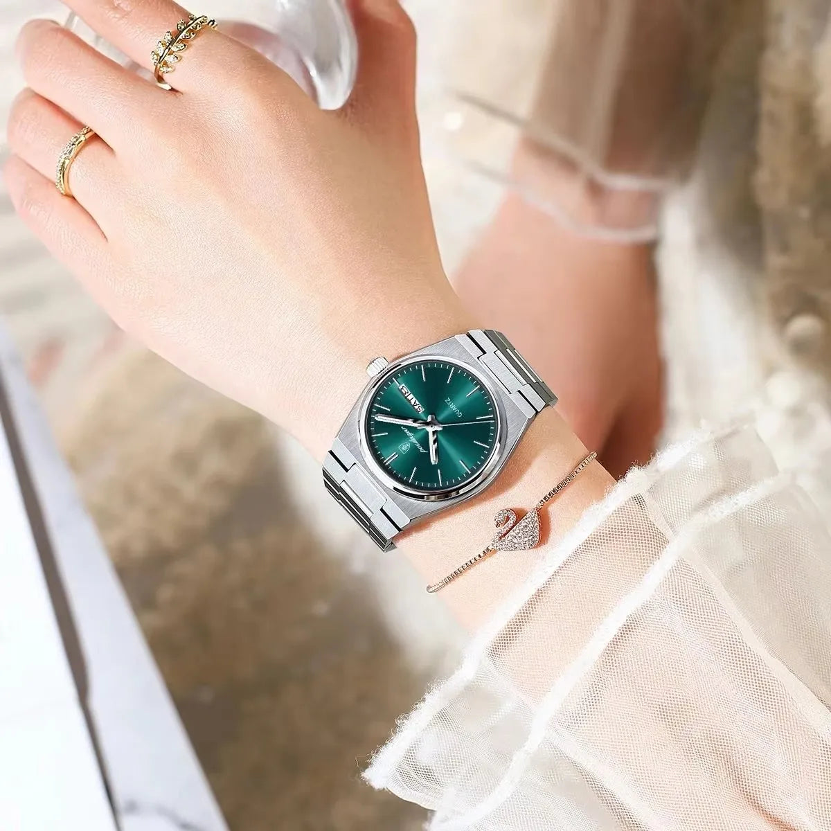 Luxury Watch for Woman Elegant Quartz Waterproof Luminous Date Week Stainless Steel