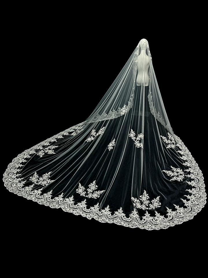 Luxury Long Large Trailing French Retro Lace Wedding Dress