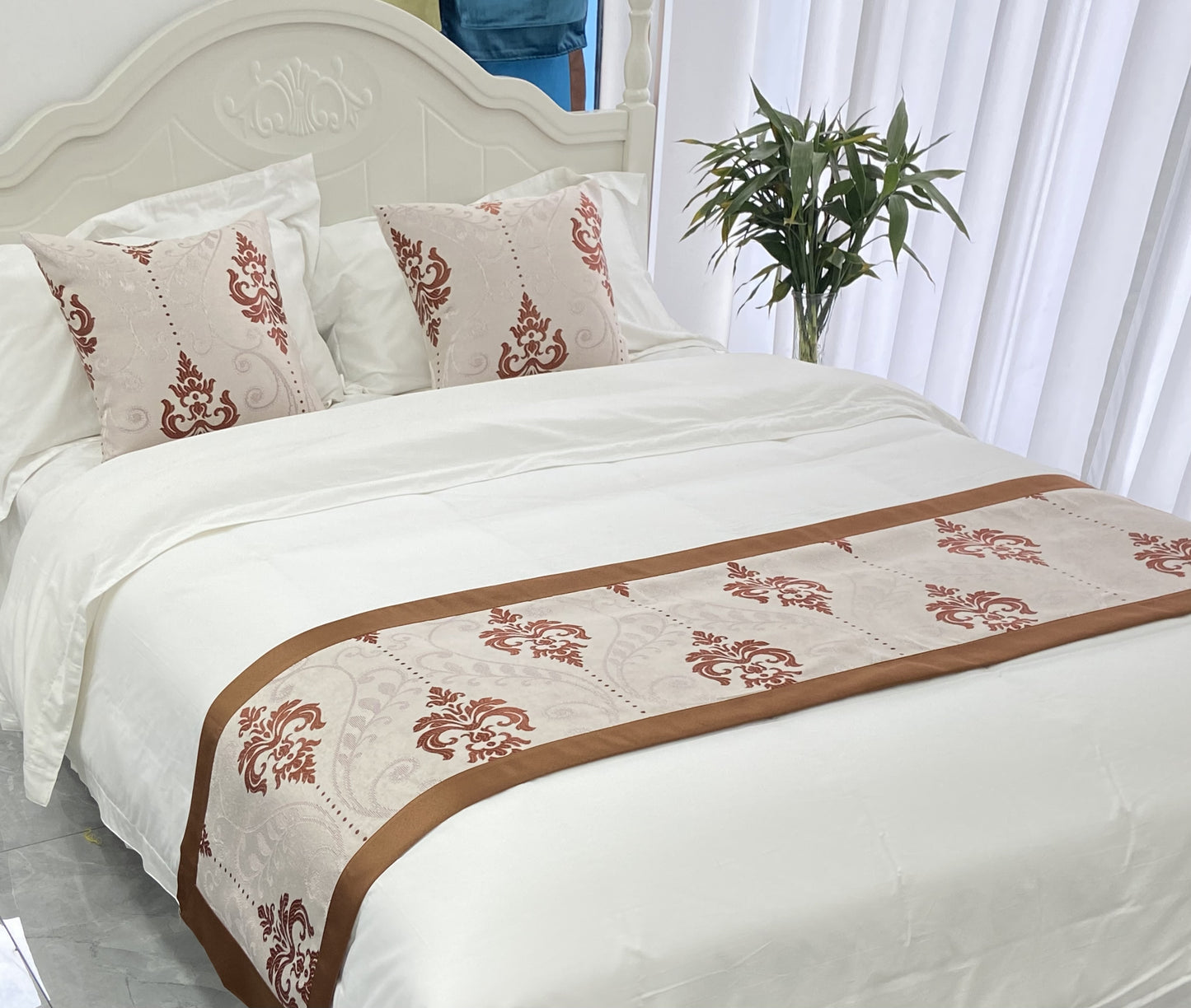Luxury Hotel Room Removable and Washable Pillow Bed Cushion Cover & Bed Runners
