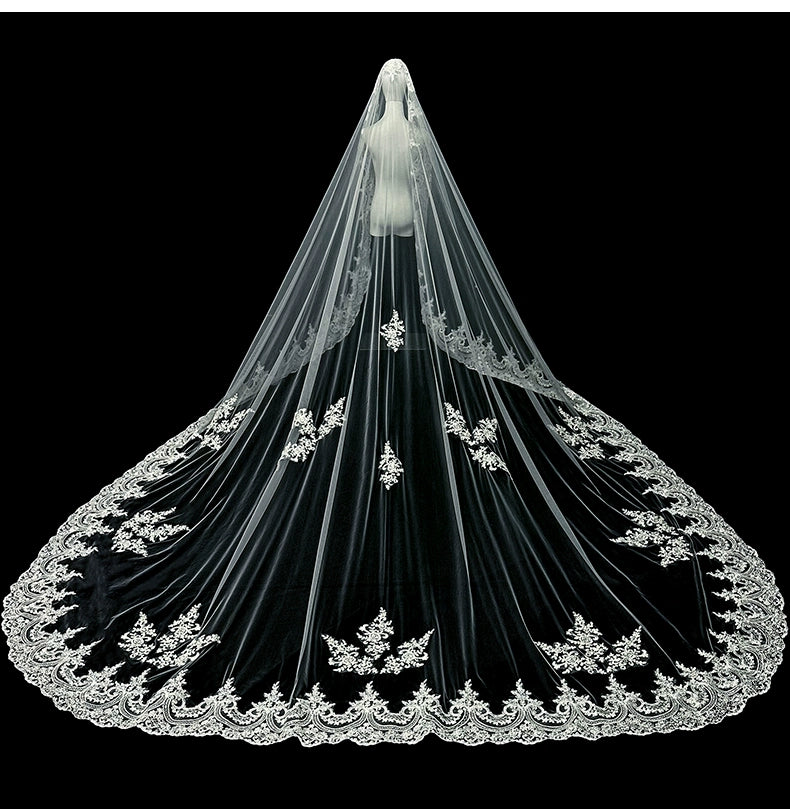 Luxury Long Large Trailing French Retro Lace Wedding Dress