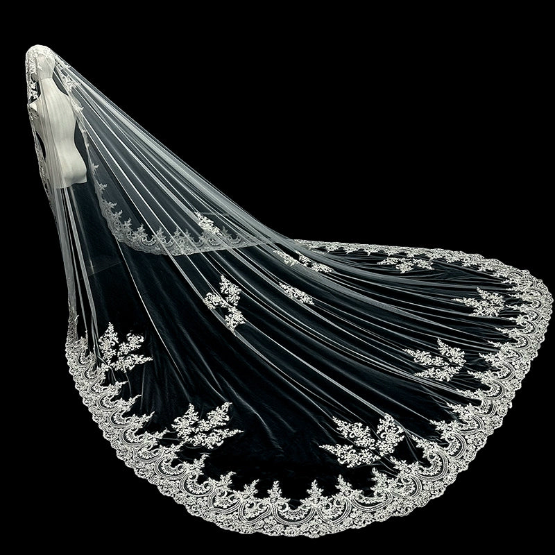 Luxury Long Large Trailing French Retro Lace Wedding Dress