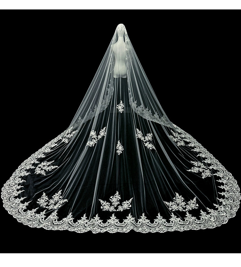 Luxury Long Large Trailing French Retro Lace Wedding Dress