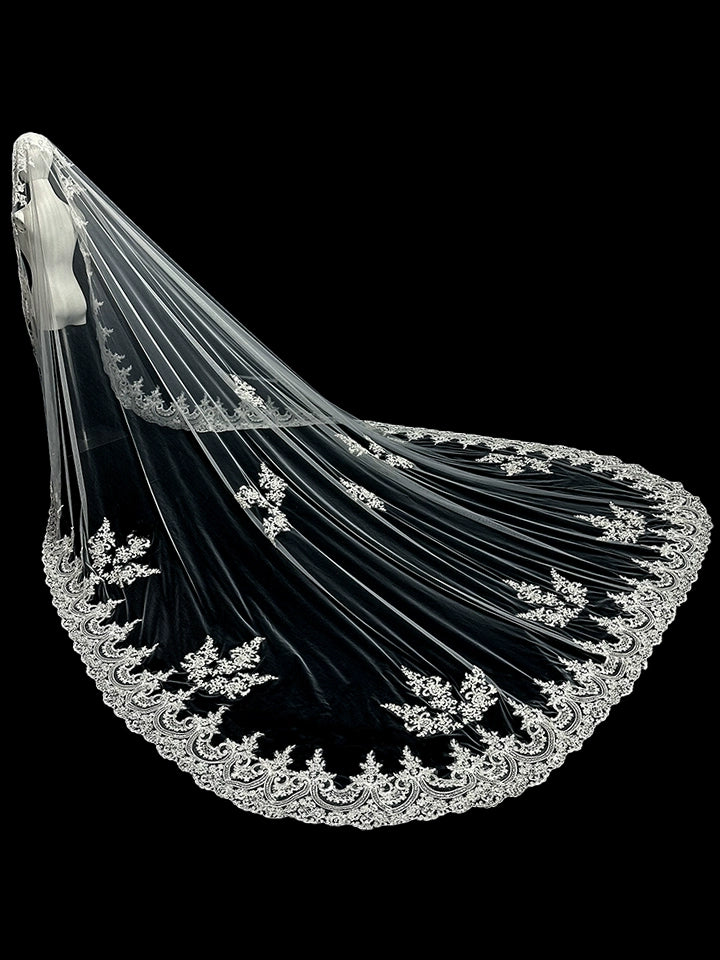 Luxury Long Large Trailing French Retro Lace Wedding Dress