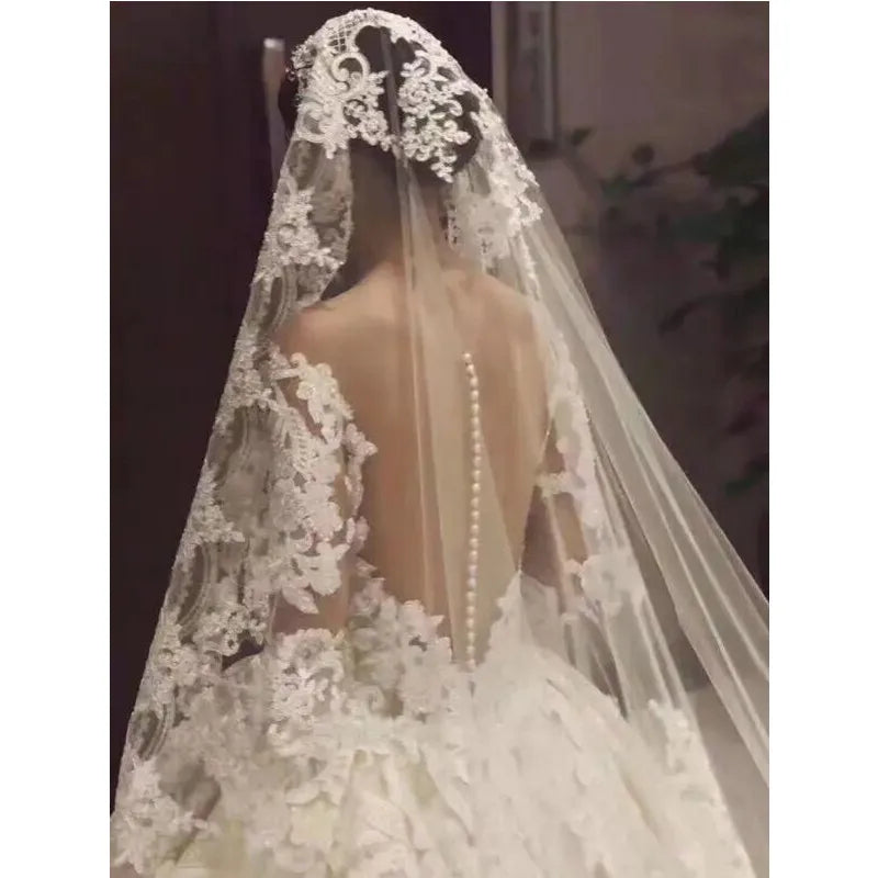 Long Wedding Bridal Veils Lace Appliques Cathedral Veil with Comb 5m 4m 3m