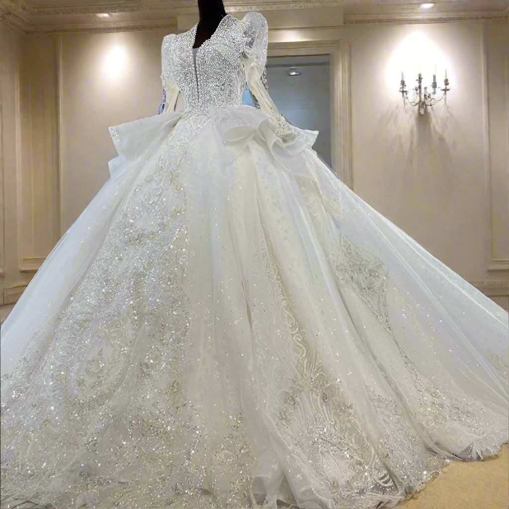 Exquisite Women Wedding Ball Gown V-Neck Dress Customized Beading Lace Up