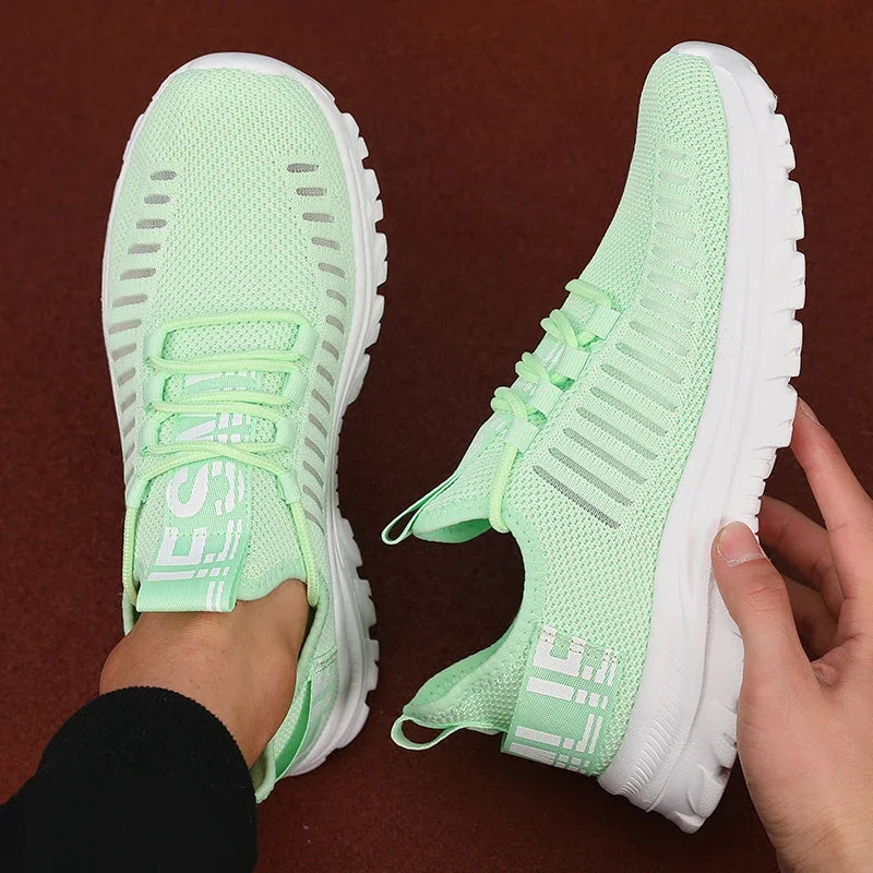 Fashionable Men's Sports Lightweight Breathable Fast Drying Mesh Non Slip Shoes