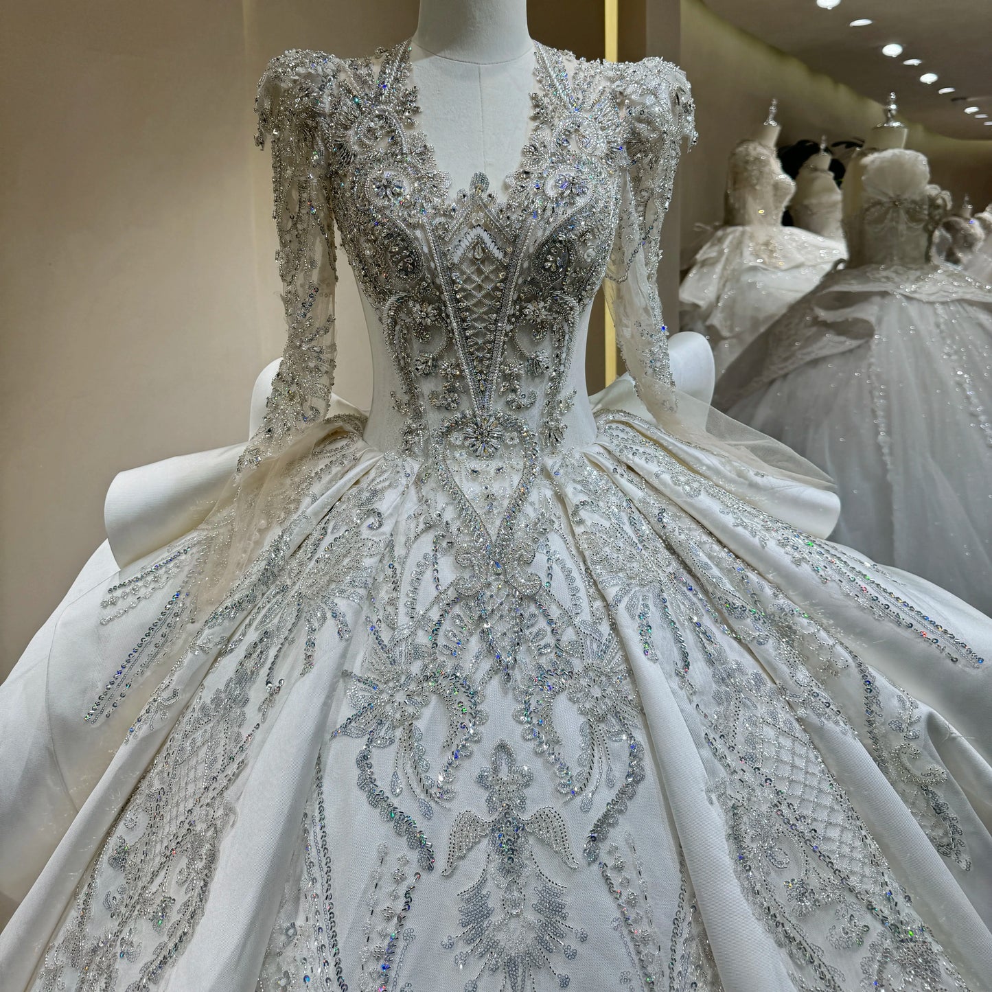 Luxurious Bride Wedding Dress High Quality Satin Gown with Exquisite Beading and Long Train
