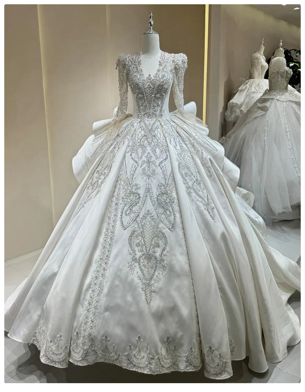 Luxurious Bride Wedding Dress High Quality Satin Gown with Exquisite Beading and Long Train