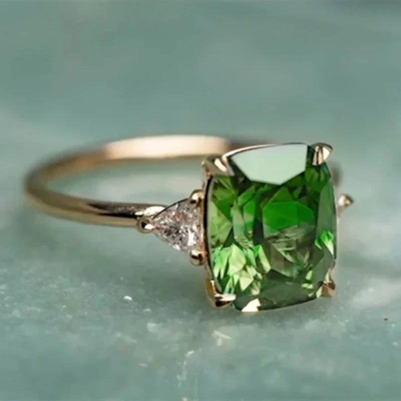 Luxury Fashion Green Zirconia Crystal Ring for Women