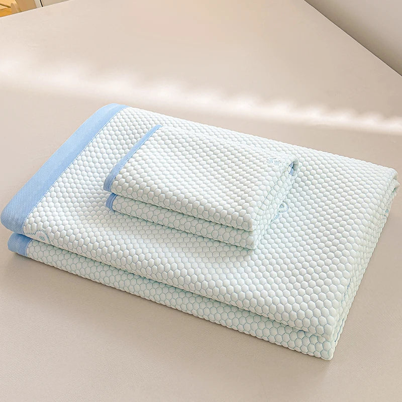 Summer 1PC Blue Cooling Pad Bed, Cute Cartoon Bear Printing Silk Pad, Washable Air Conditioning Soft Pad, Class A