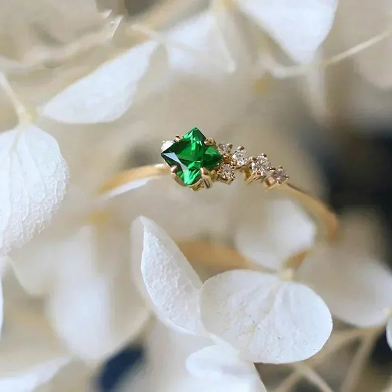 Luxury Fashion Green Zirconia Crystal Ring for Women