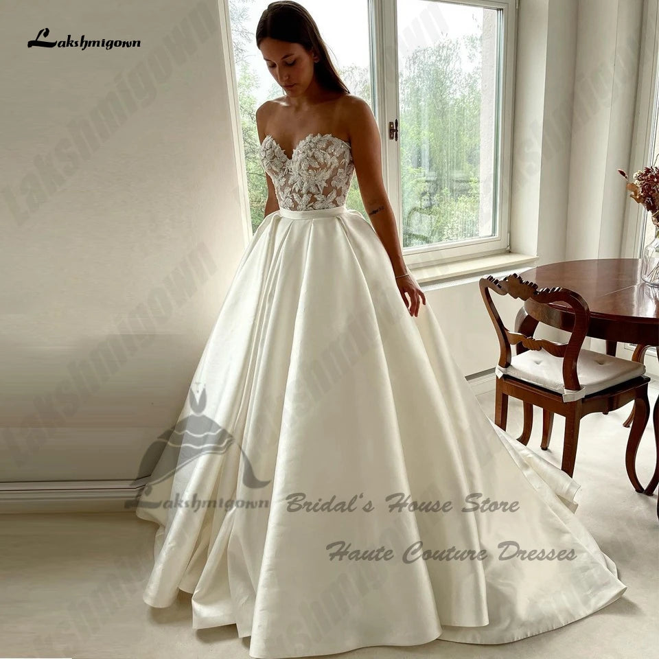 Luxury Satin Wedding Gowns With Pockets Princess Bridal Dress Customized Crystal Lace Bodice Off Shoulders