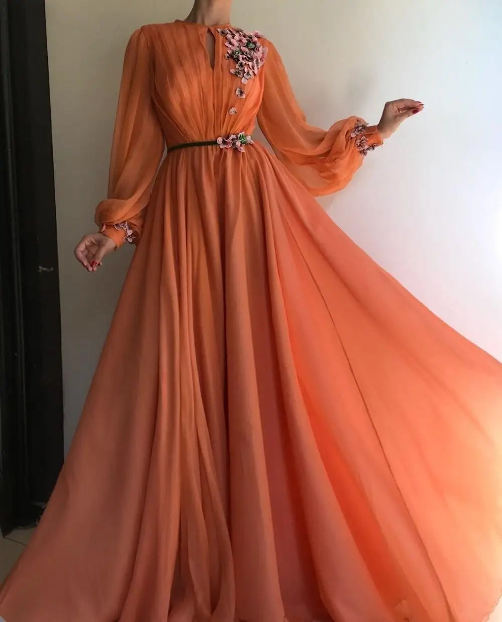 Elegant Women Prom Dresses Floral Appliques O-Neck A-Line Evening Gowns Fashion Sashes Long Sleeves Orange Party Dresses