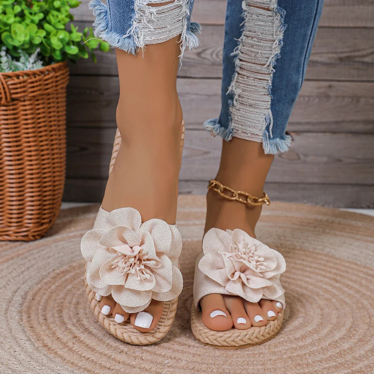 Women's Lightweight slippers with flower