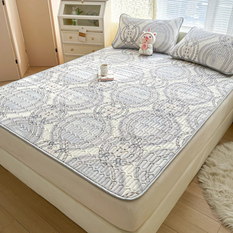 Natural Latex Thicken Cooling Mat for Summer Cool Feeling Silk Matress Pad Soft Breathable Ice Silk Summer Mat for Bed Sheet Set