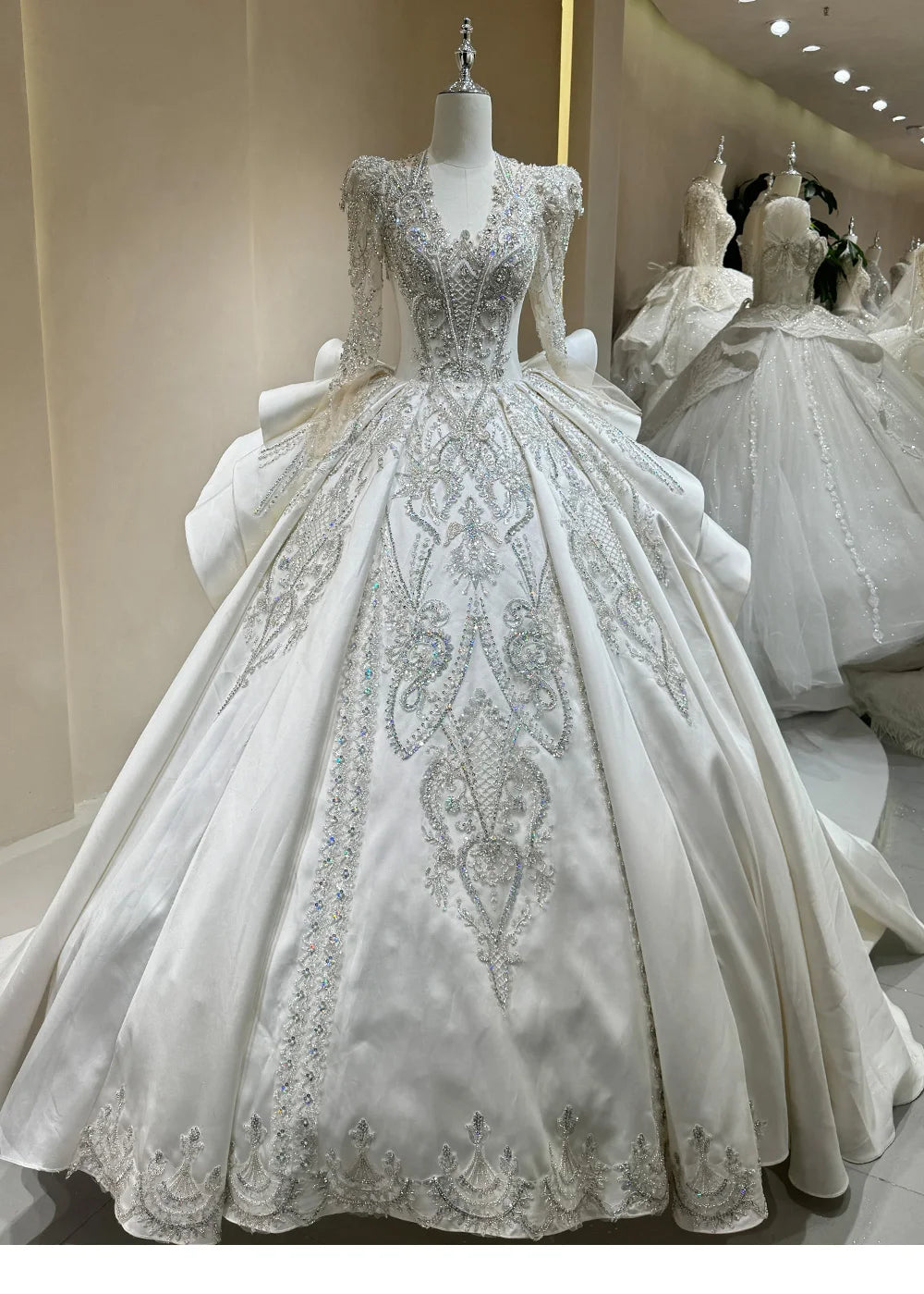 Luxurious Bride Wedding Dress High Quality Satin Gown with Exquisite Beading and Long Train