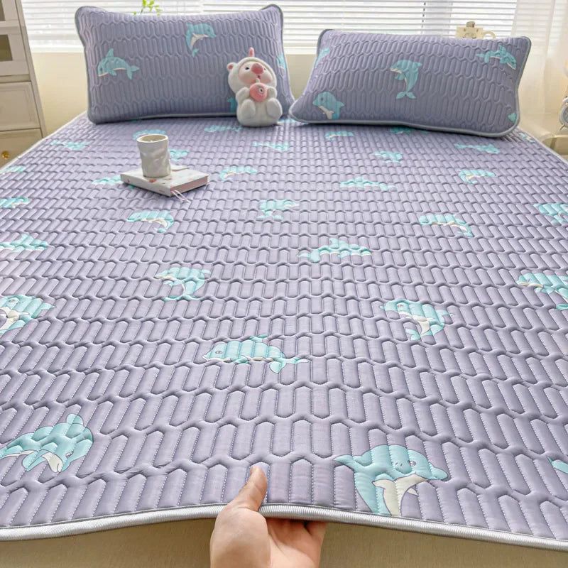 Natural Latex Thicken Cooling Mat for Summer Cool Feeling Silk Matress Pad Soft Breathable Ice Silk Summer Mat for Bed Sheet Set