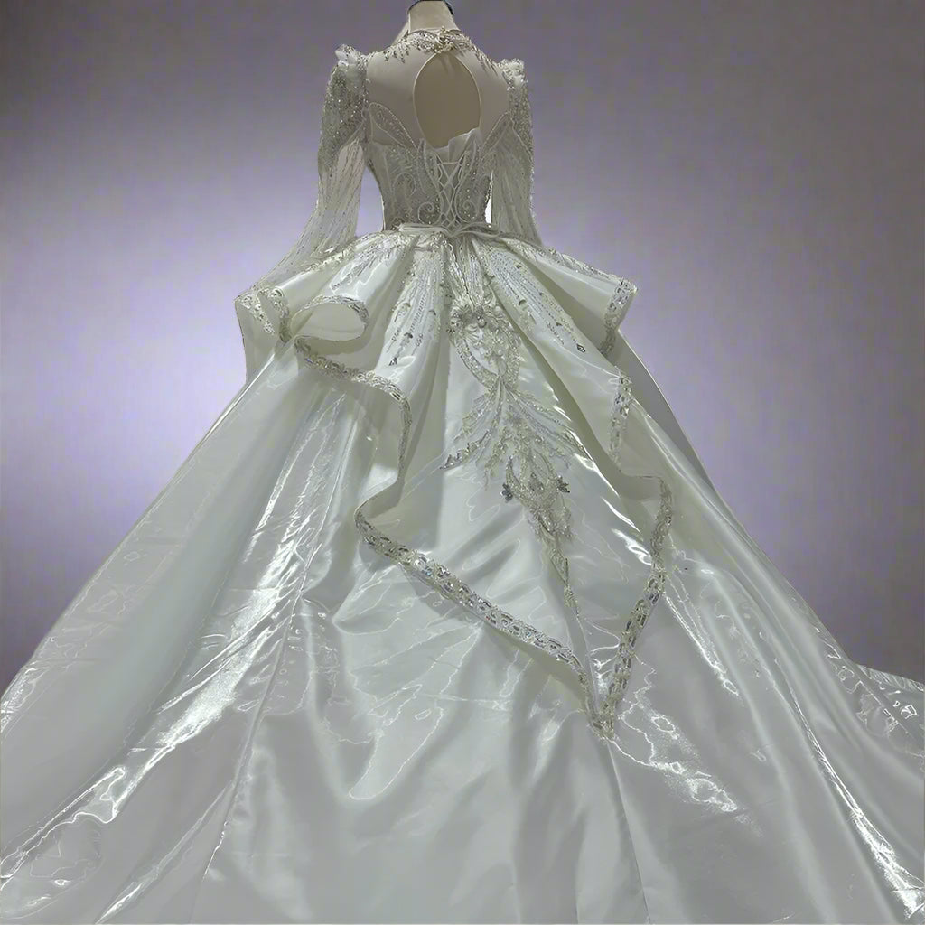Charming Wedding Beading O-Neck Satin Bridal Dress Gowns Ruffles Long Sleeves