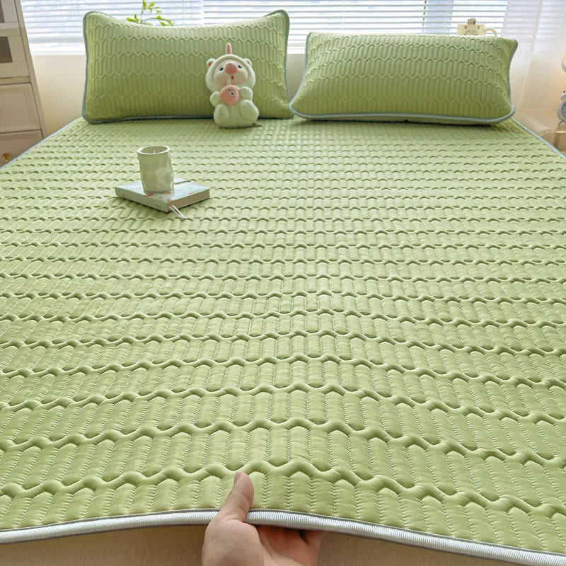 Natural Latex Thicken Cooling Mat for Summer Cool Feeling Silk Matress Pad Soft Breathable Ice Silk Summer Mat for Bed Sheet Set