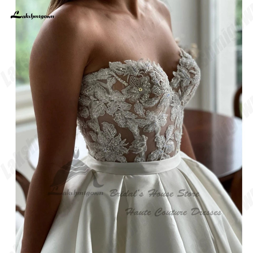 Luxury Satin Wedding Gowns With Pockets Princess Bridal Dress Customized Crystal Lace Bodice Off Shoulders