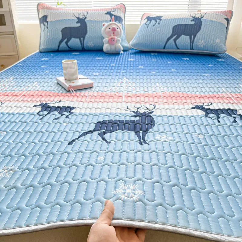 Natural Latex Thicken Cooling Mat for Summer Cool Feeling Silk Matress Pad Soft Breathable Ice Silk Summer Mat for Bed Sheet Set