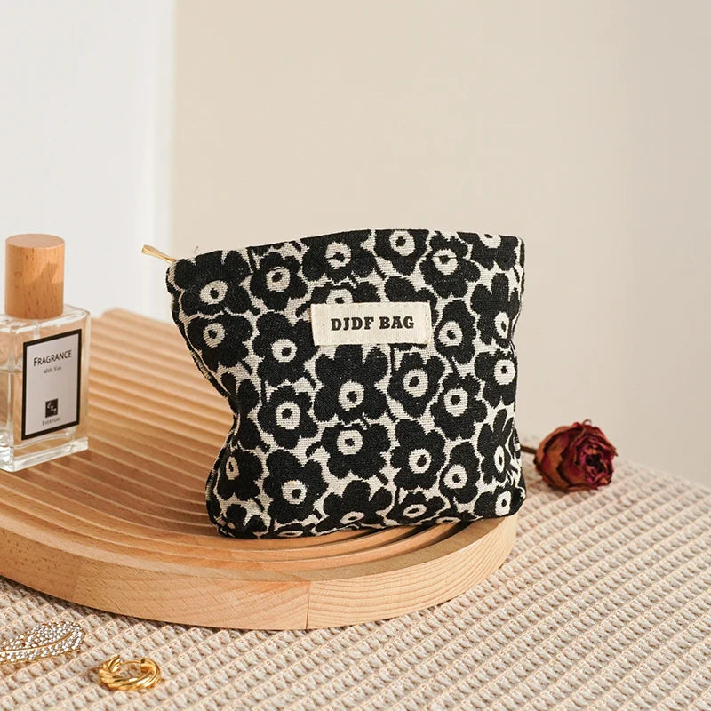 Women's Cosmetic Seaweed Large Capacity Storage Bag
