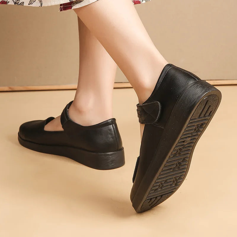 Flat comfortable elderly woman Mary Jane Shoes