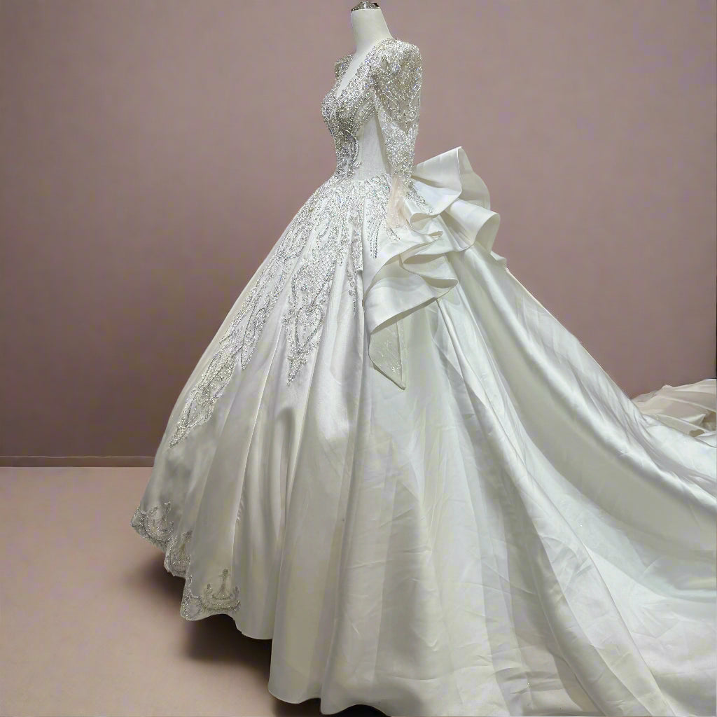 Luxurious Bride Wedding Dress High Quality Satin Gown with Exquisite Beading and Long Train