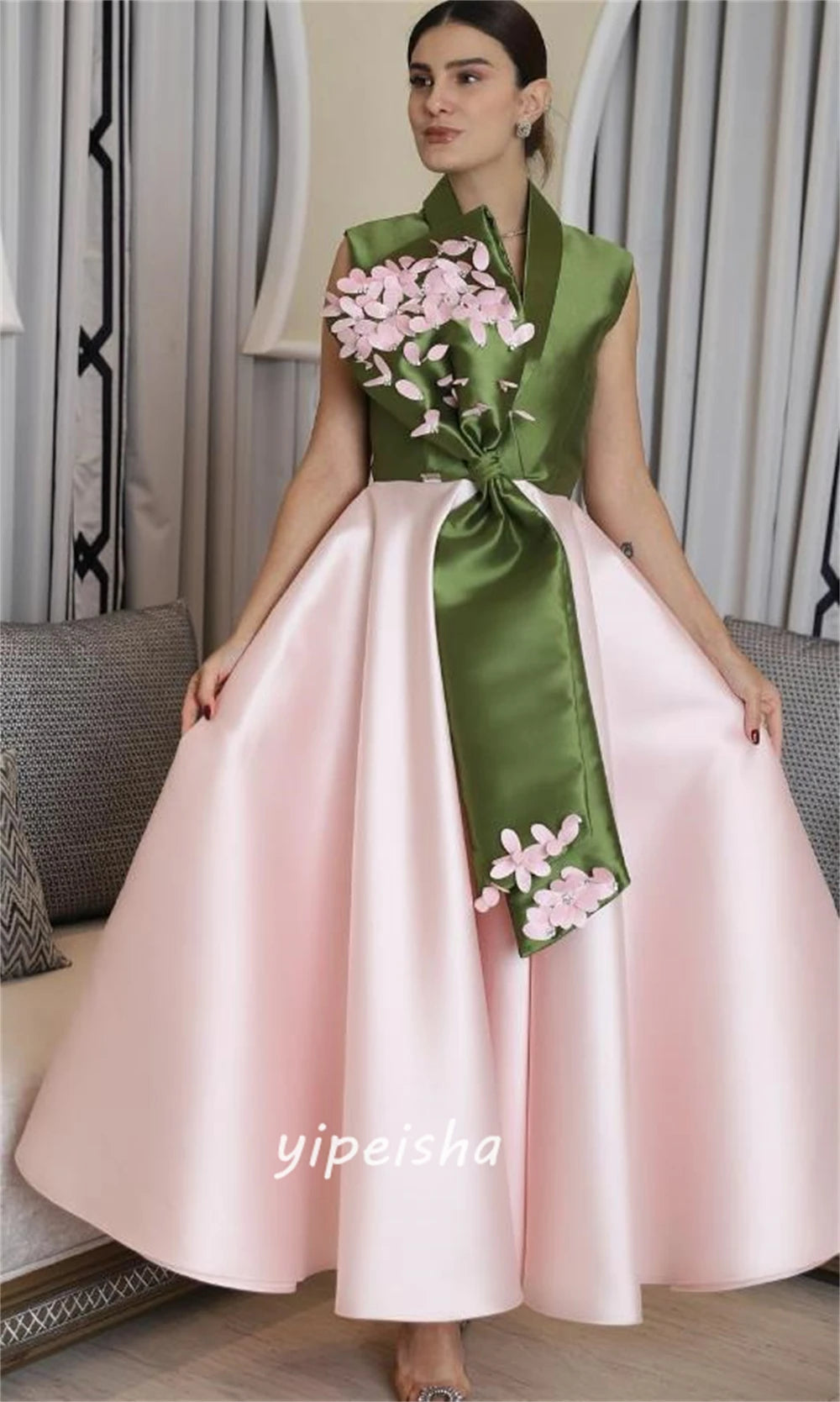 Exquisite Modern Style V-Neck Ball Gown Flowers Appliques Party Dress