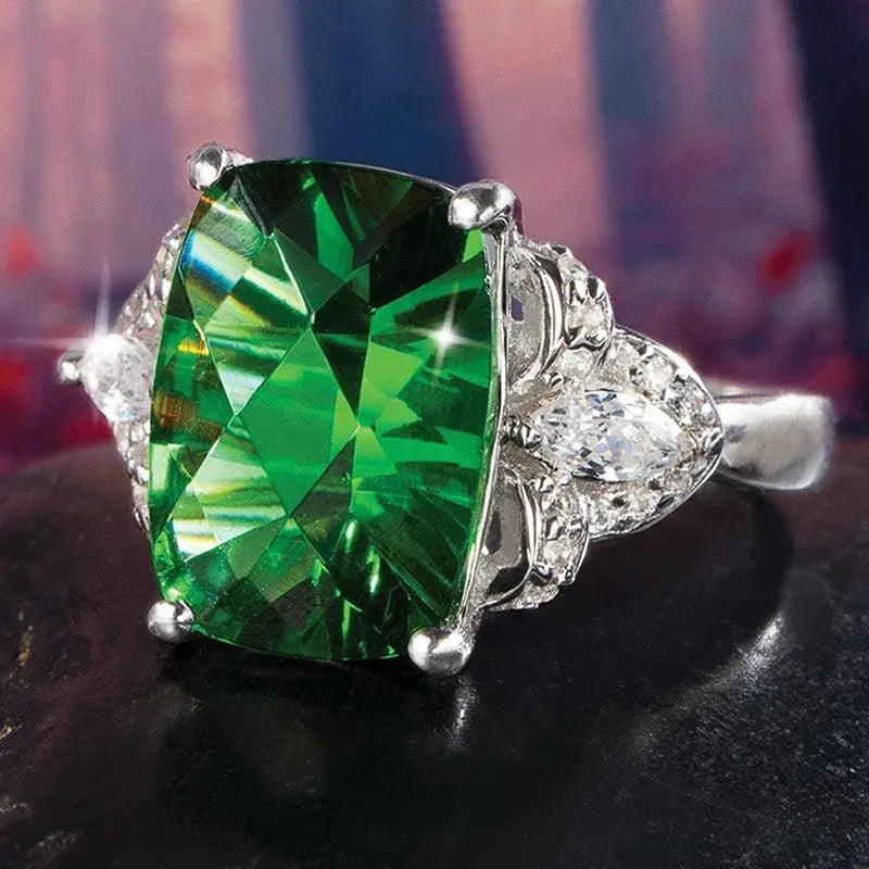 Luxury Fashion Green Zirconia Crystal Ring for Women