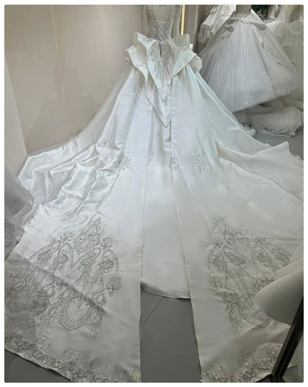 Luxurious Bride Wedding Dress High Quality Satin Gown with Exquisite Beading and Long Train