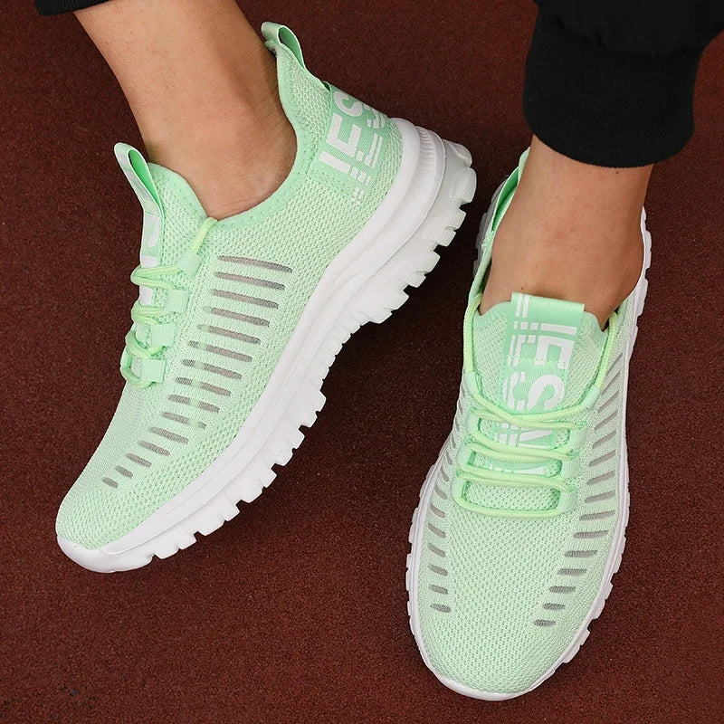 Fashionable Men's Sports Lightweight Breathable Fast Drying Mesh Non Slip Shoes