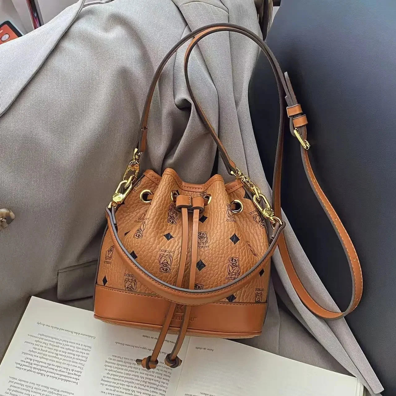 Fashionable Versatile Women's Handbag Shoulder Bag Soft Polyester Fiber Lining Zipper Closure