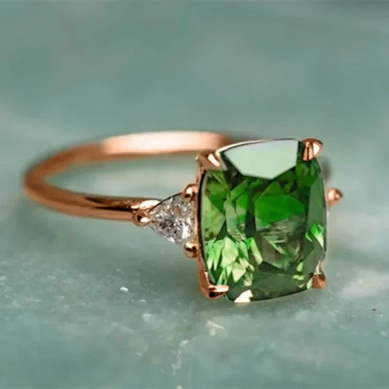 Luxury Fashion Green Zirconia Crystal Ring for Women