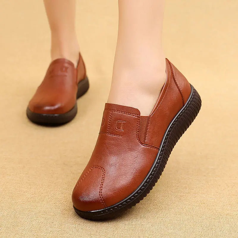 Flat comfortable elderly woman Mary Jane Shoes