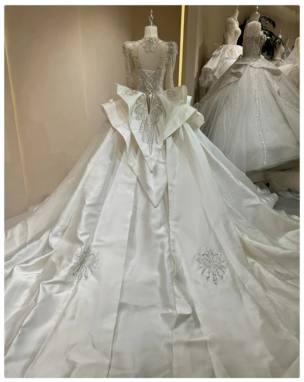Luxurious Bride Wedding Dress High Quality Satin Gown with Exquisite Beading and Long Train