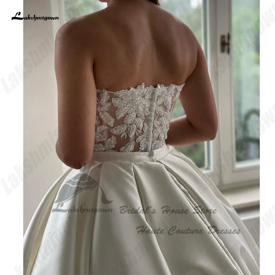 Luxury Satin Wedding Gowns With Pockets Princess Bridal Dress Customized Crystal Lace Bodice Off Shoulders