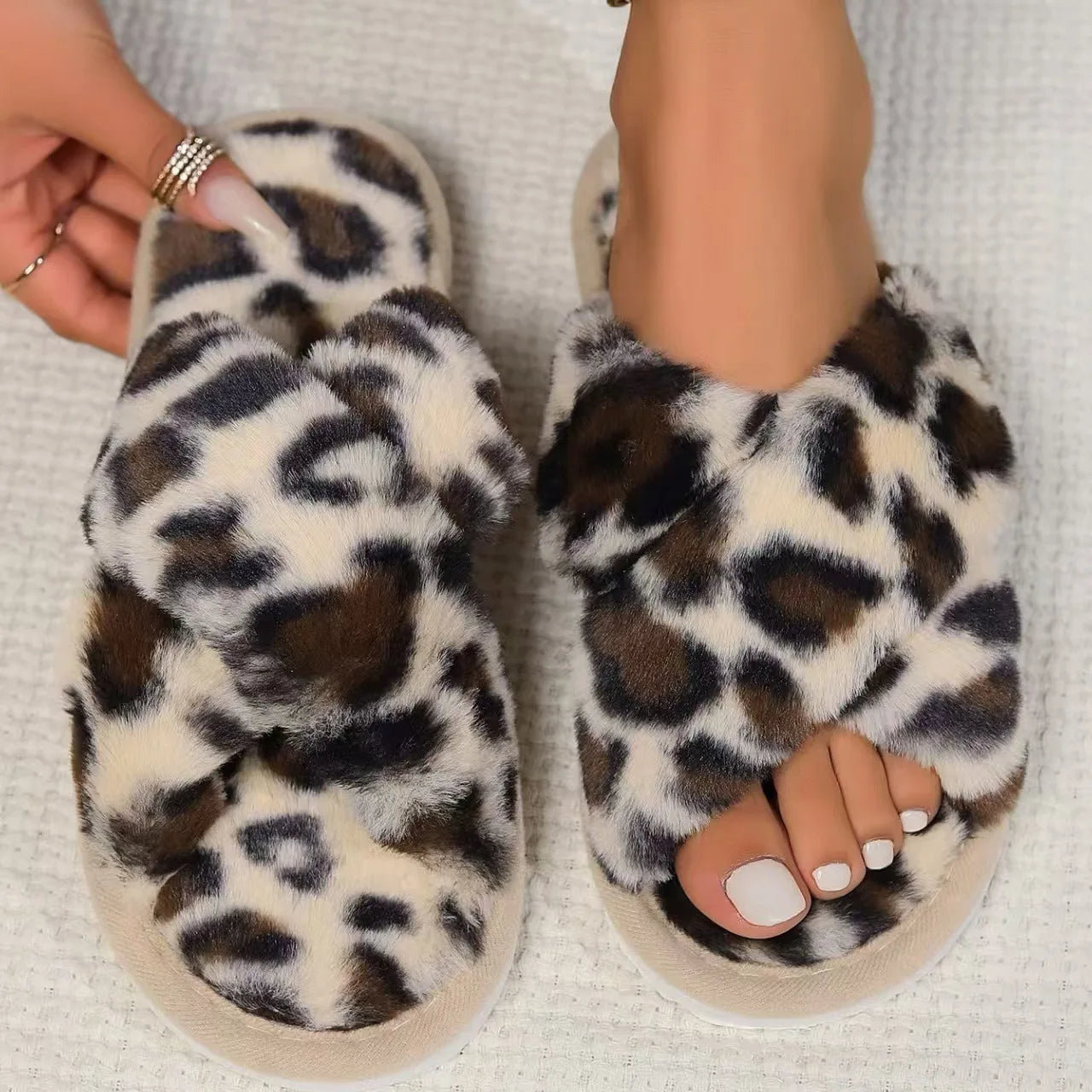 Warm EVA Winter Women's Leopard Print Slippers Plush Fur Slides Flip Flops Indoor