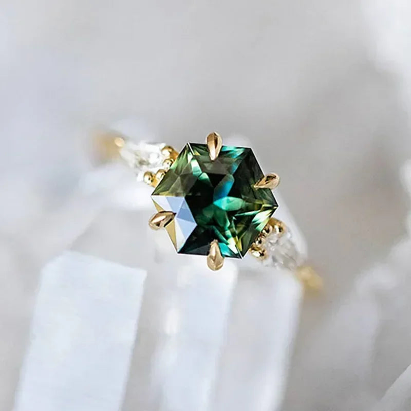 Luxury Fashion Green Zirconia Crystal Ring for Women