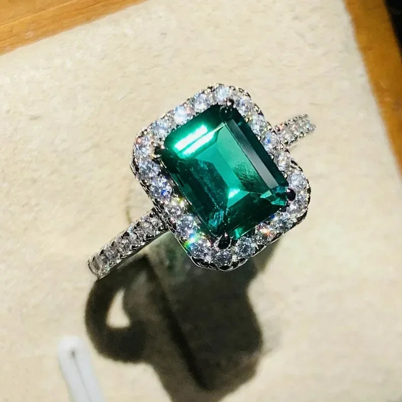 Luxury Fashion Green Zirconia Crystal Ring for Women