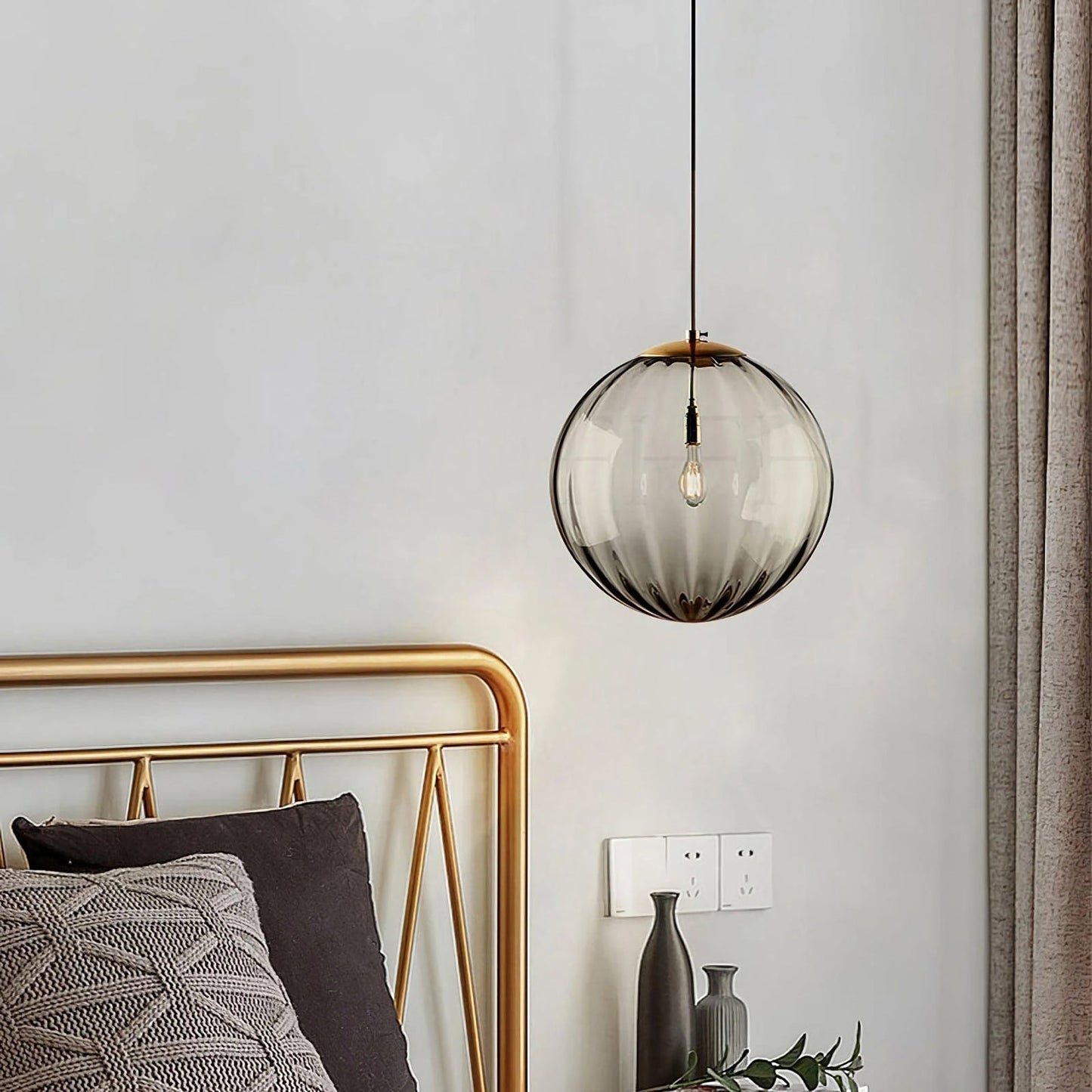 Spherical lampshade Pendant Light