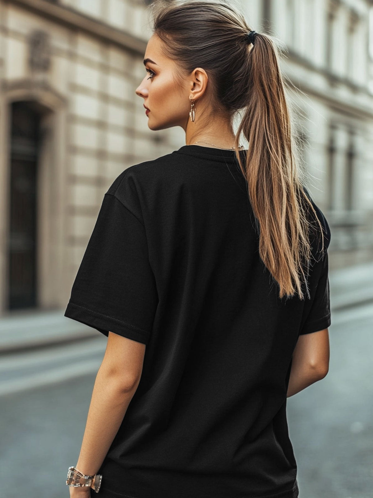 Comfy 'Mom of Twins' Pregnancy Announcement Tee - Casual Black T-Shirt with Cartoon Twins Design, Short Sleeve, Round Neck - Perfect for New Moms, Maternity Clothes