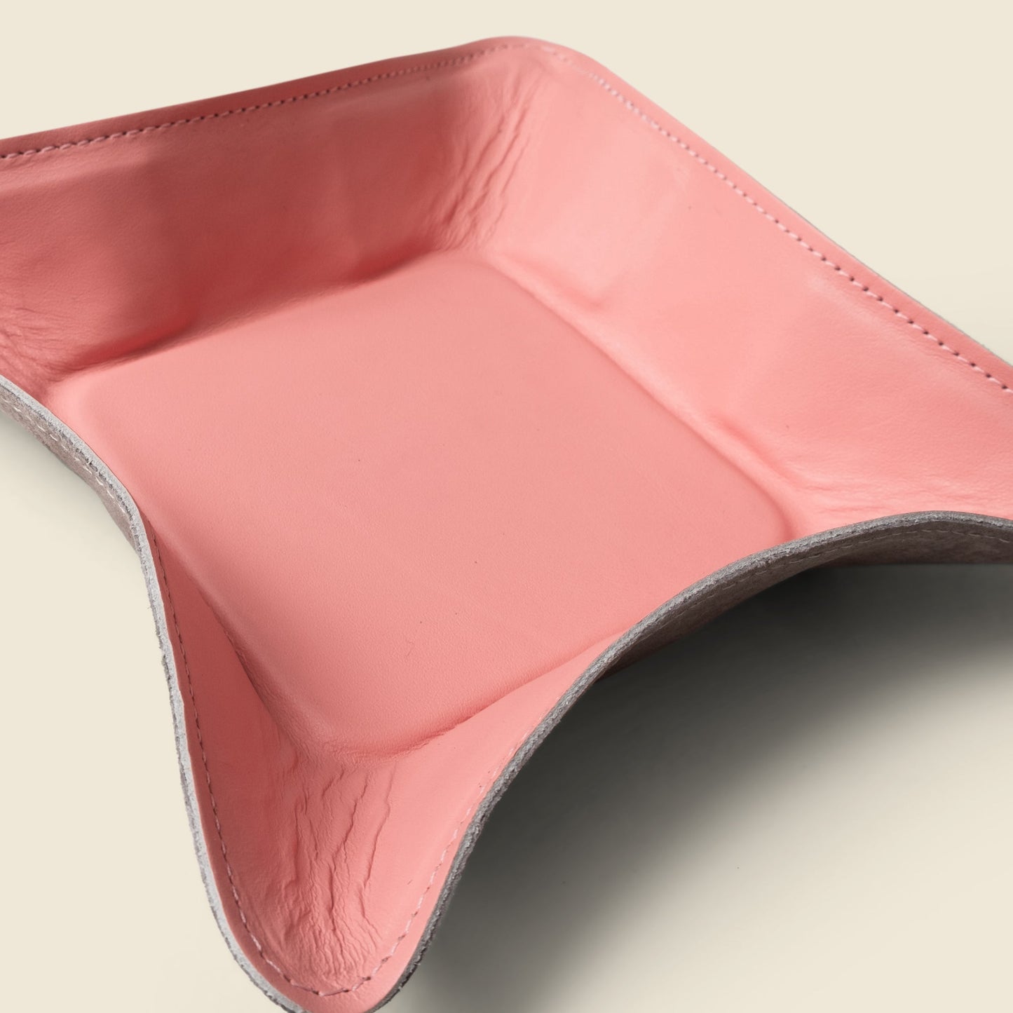 Travel Valet Leather Tray - Pink