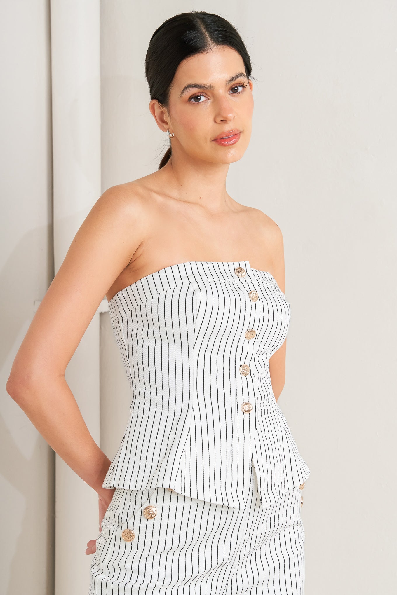 EFFORTLESS FORM STRIPE WOVEN TWILL TOP