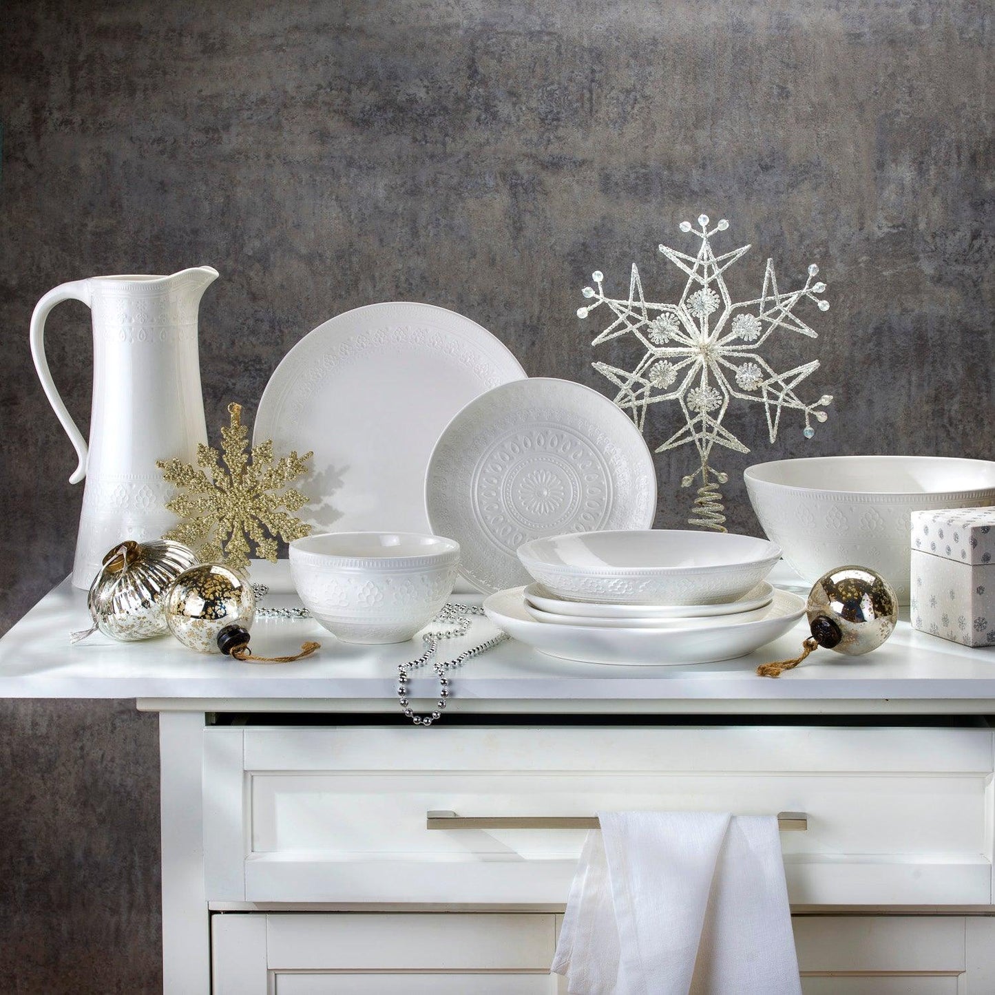 Fez Stoneware 16 Piece Double Bowl Dinnerware Set White