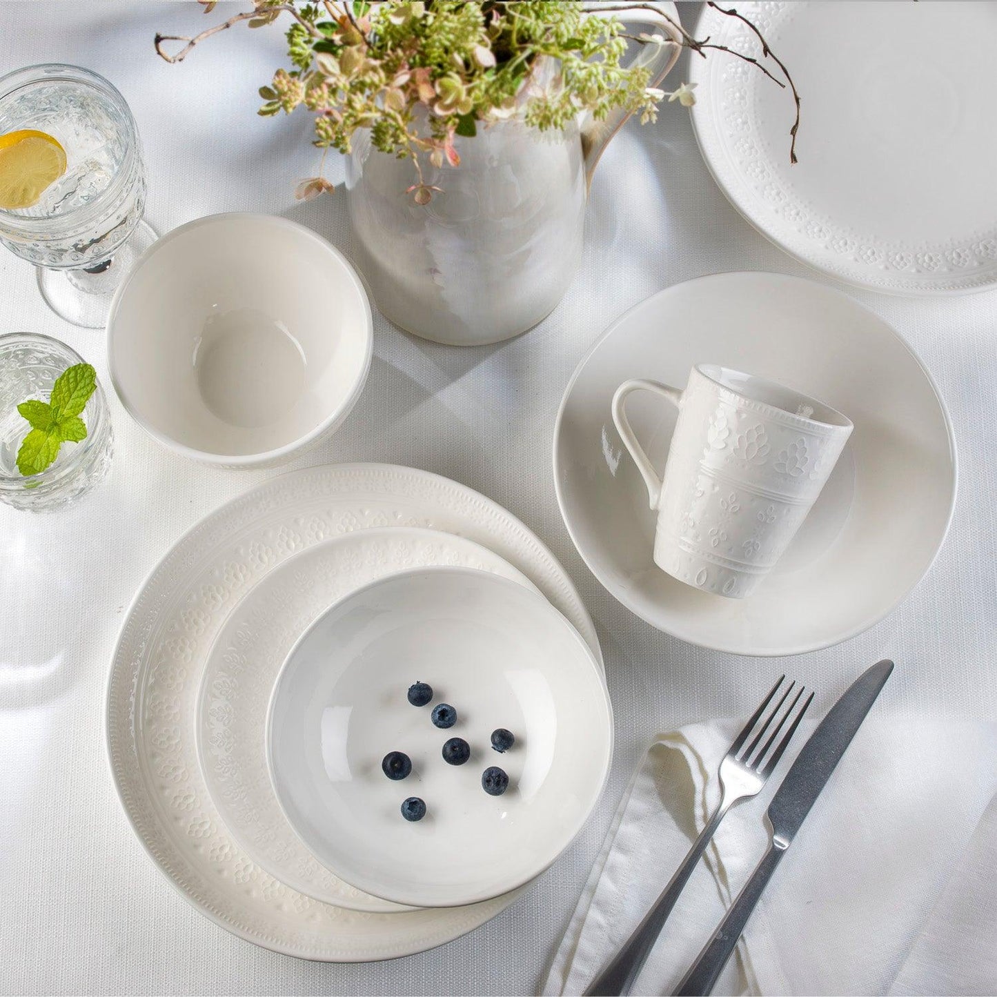 Fez Stoneware 16 Piece Double Bowl Dinnerware Set White