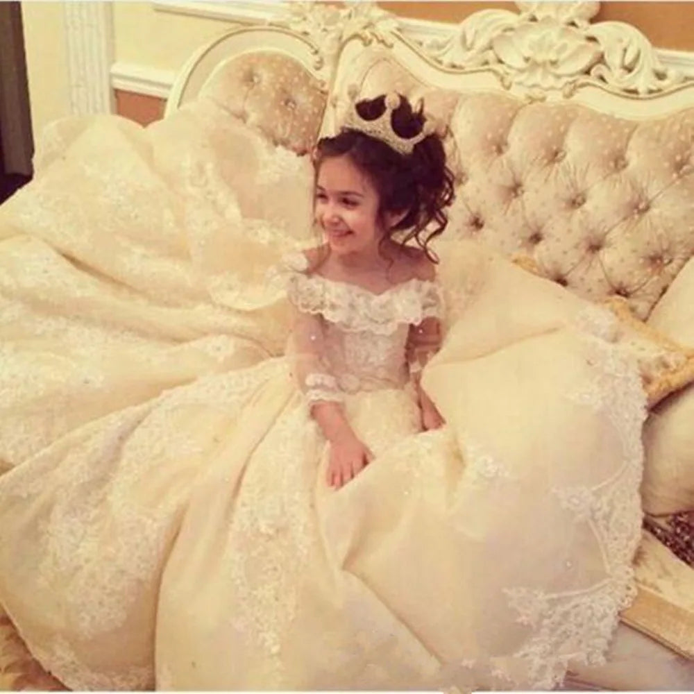 Elegant Toddler Full Sleeves Princes Gown Lace Flower Girl Dresses Sheer Flower Girl First Communion Princess Pageant