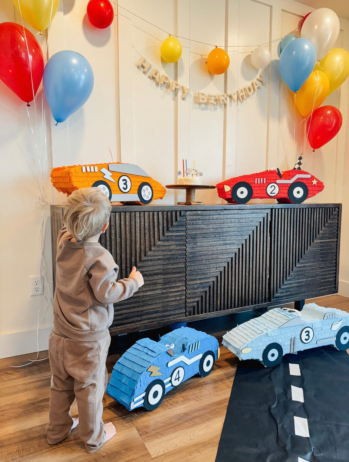 Vintage Race Car - Unique Vintage Models, Customizable, Ideal for Classic Car Parties, and Nostalgic Celebrations